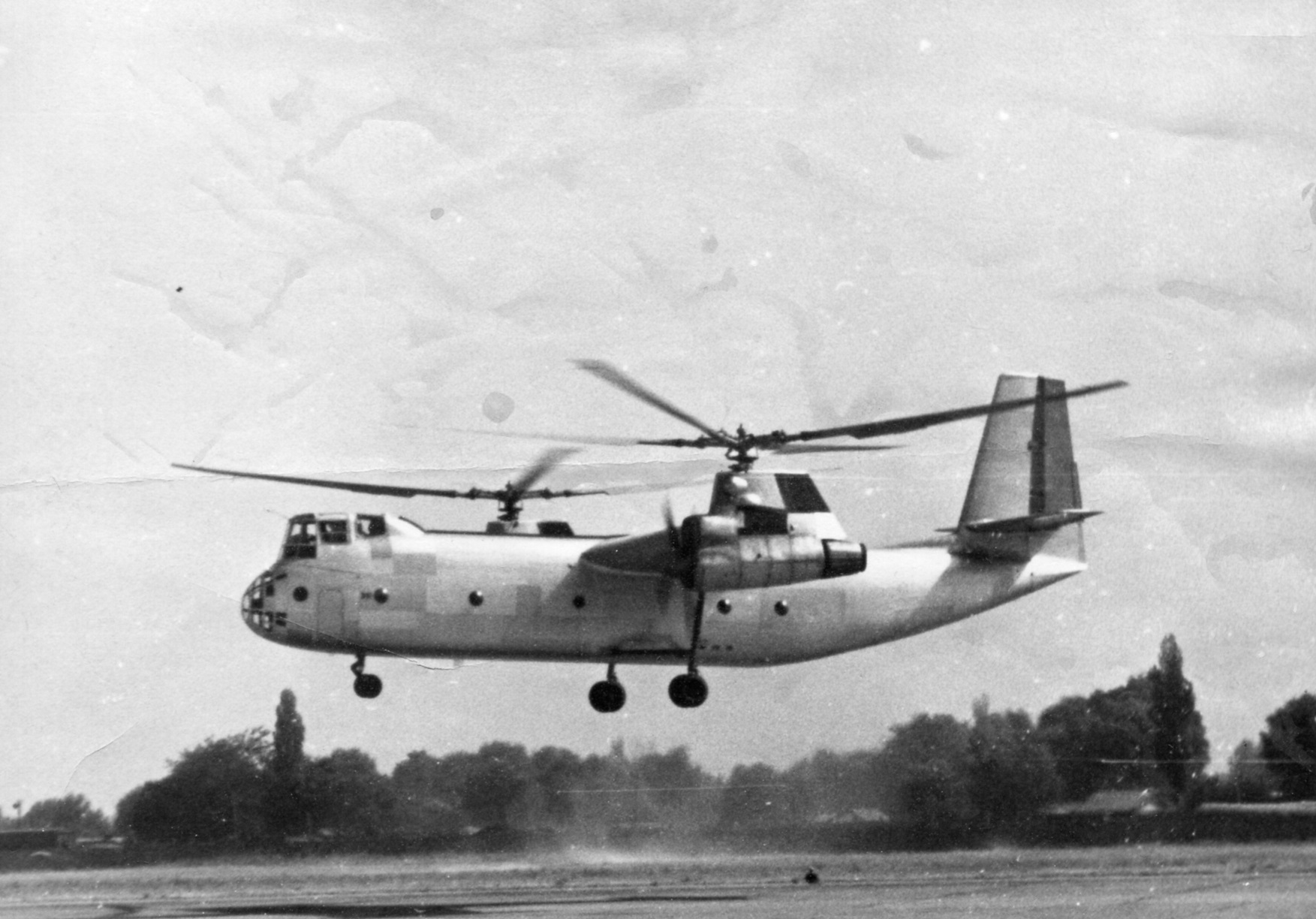 EXCLUSIVE FIRST PUBLICATION: Ka-22 Vintokryl helicopter hover mode 1961 - rotors vertical position from Vadym Nikolaiev personal archive never published before