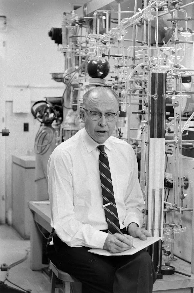 George Kistiakowsky, Ukrainian physicist and chief Manhattan Project explosives expert who developed plutonium bomb implosion method