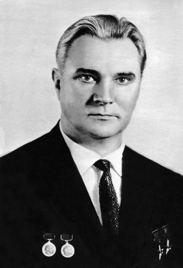 Valentyn Hlushko, Ukrainian rocket scientist and NPO Energia head who led Energia-Buran space program and orbital laser project