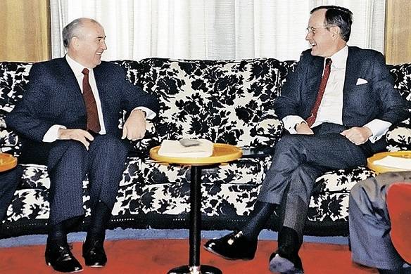 Mikhail Gorbachev and George Bush meeting during Cold War negotiations