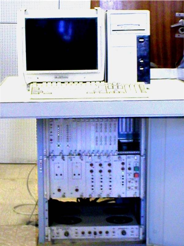 Front view of NI-525 information concentrator with PC and Synchronization Processor NI-526